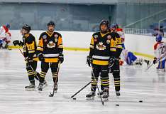 3: Warmup Canucks vs Welland Jr Cdns Feb 25 2022-003